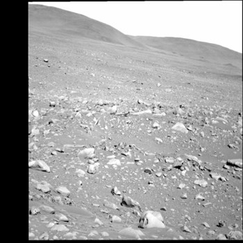 Blick voraus an Sol 105 vom stlichen Rand von Messoula hin zu den  noch etwa 2 km entfernten Columbia Bergen